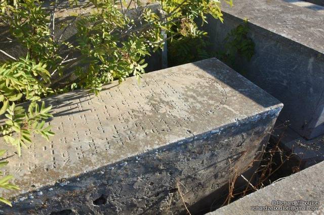 Tombe sans nom
